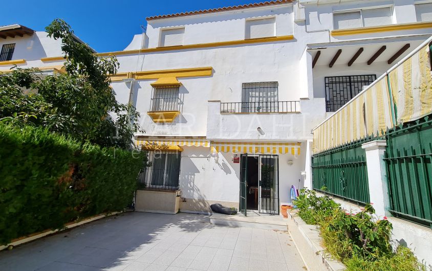 Opportunity Beachside townhouse in Marbellamar, on the Golden Mile of Marbella