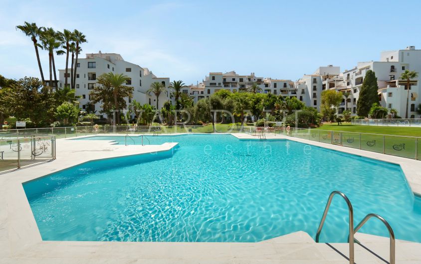 Magnificent apartment in Jardines del Puerto, Puerto Banus - Marbella