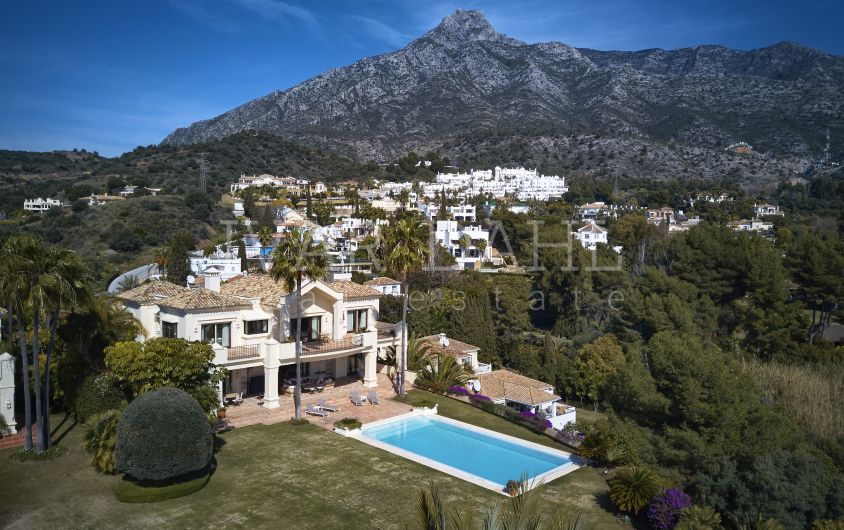 Magnificent Villa with panoramic sea views in Marbella Hill Club