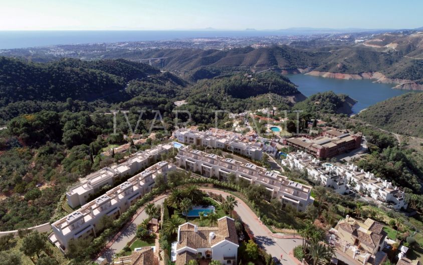 New 2-bedroom apartment for sale in the middle of nature in Istan, Marbella