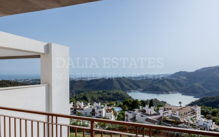 NEW! Modern townhouses with panoramic views, for sale in Istán, Marbella, Costa del Sol
