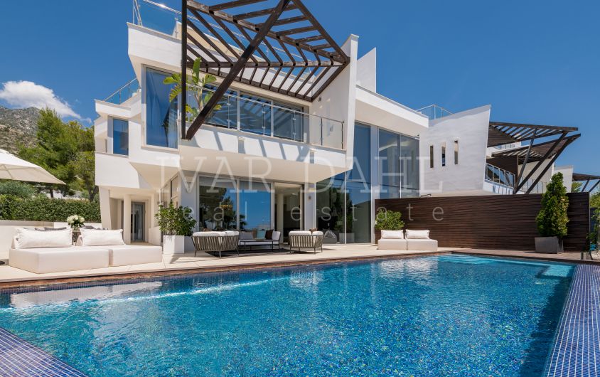 Semi-Detached modern luxury house with panoramic sea views in Sierra Blanca, Marbella