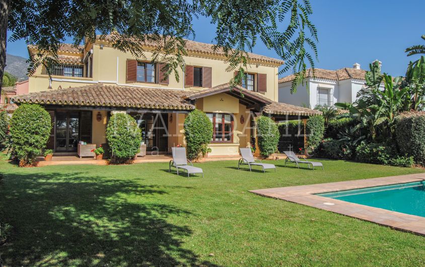 Traditional villa for sale near Marbella center