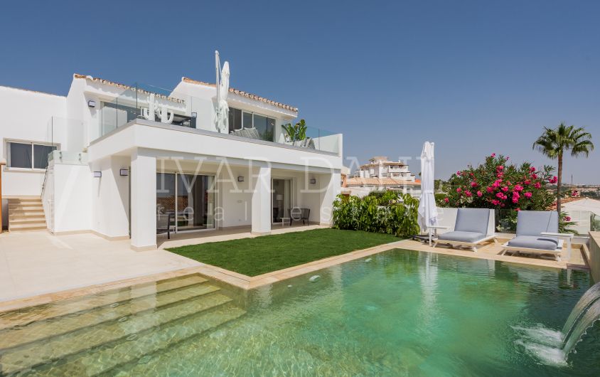 Front line beach villa for sale in Estepona, Costa del Sol