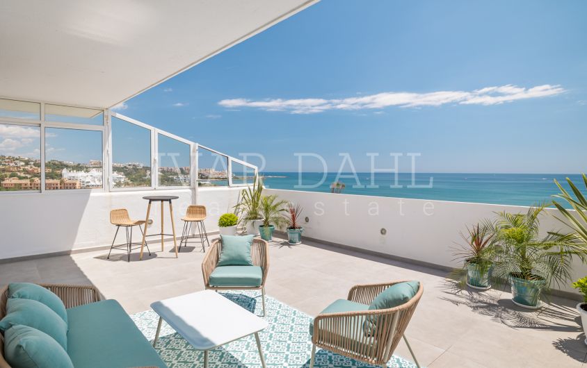 Penthouse in erster Strandlinie zum Verkauf in Estepona, Costa del Sol, Malaga