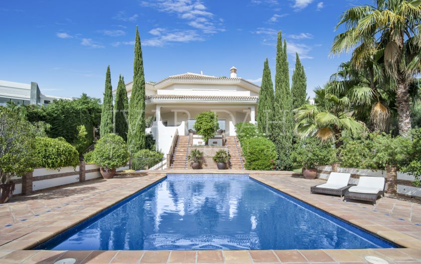 Vega Colorado, Benahavis, beautifully located quality villa in gated community with 24hrs security