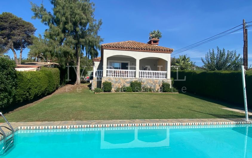 Villa for sale in Urb. Don Pedro, west of Estepona town center, Costa del Sol