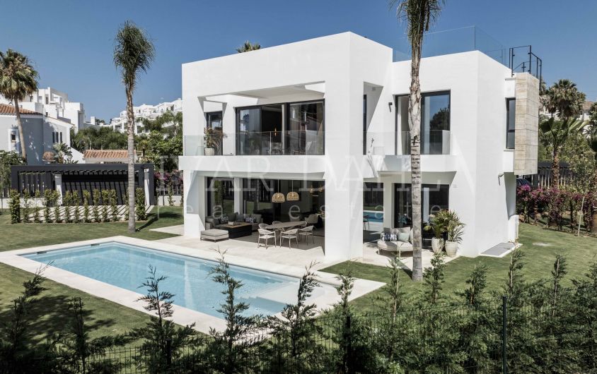 Exclusiva Villa de Lujo en El Campanario, Estepona