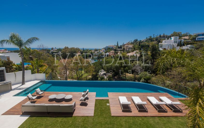Helt ny villa med sex sovrum med utsikt över havet och golfen i La Quinta