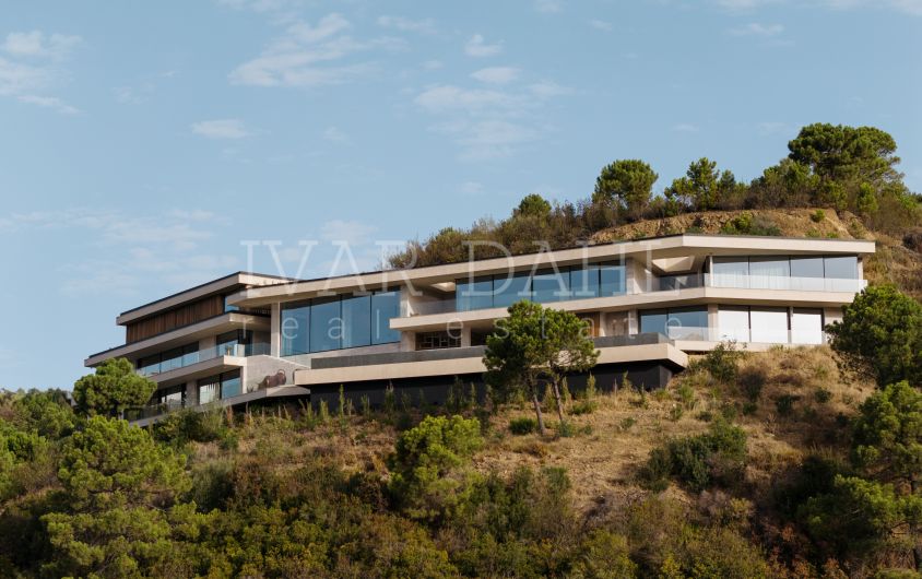 New contemporary style villa for sale in Monte Mayor, Benahavis
