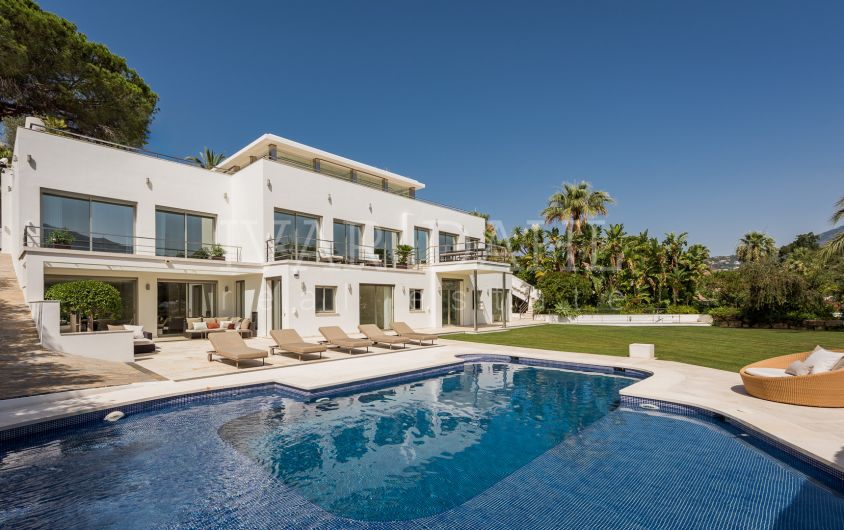 Luxury villa for sale in Las Brisas, Nueva Andalucia, Marbella