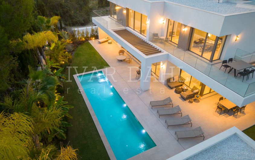 Lyxig modern villa i La Carolina, Marbella Golden Mile