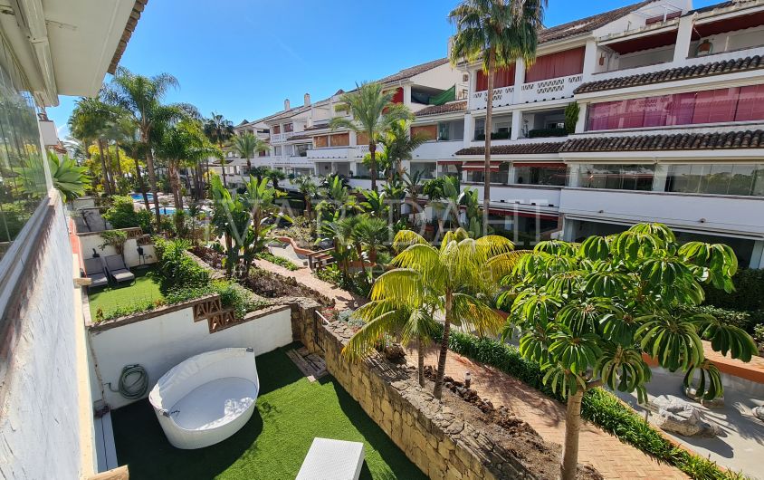 3 bedroom apartment in Las Cañas Beach, on the seafront, Golden Mile, Marbella