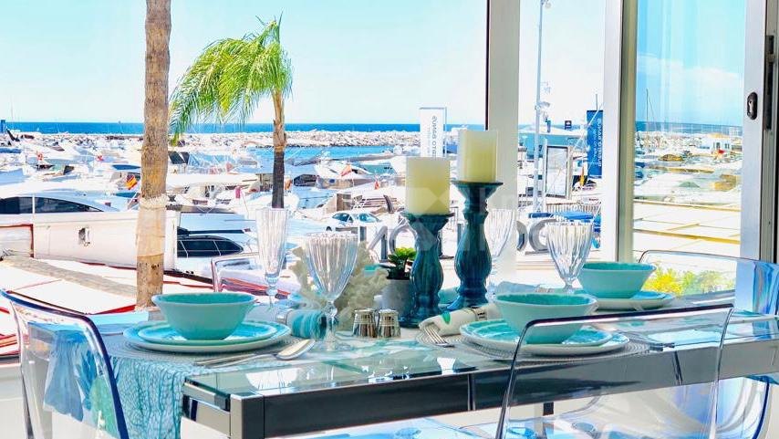 Exclusivo apartamento frente al puerto deportivo de Puerto Banus