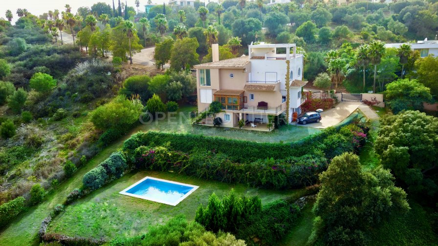 Spacious Family Villa with Huge Potential in Sotogrande Alto