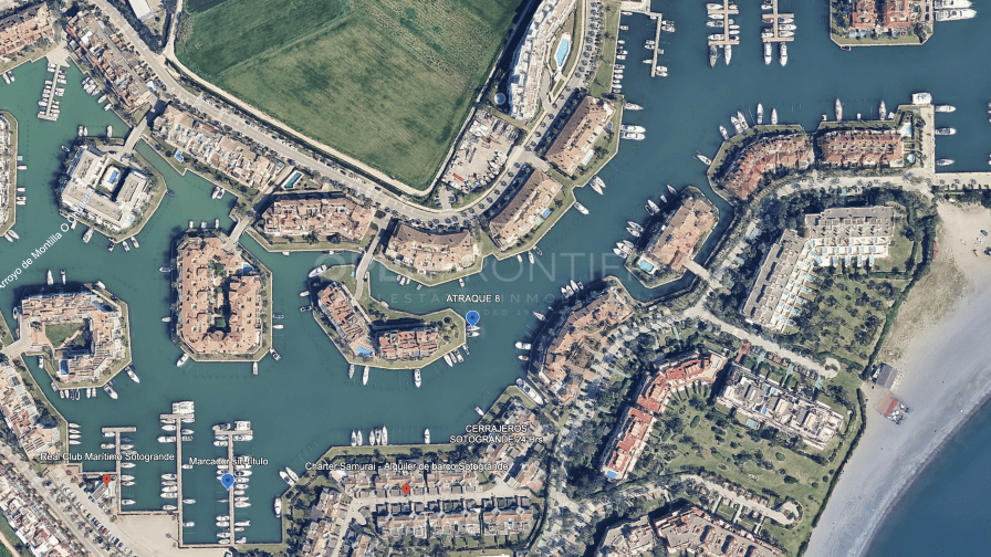 Berth for sale in Isla de la Vela, number 8, ideally located in Sotogrande Costa