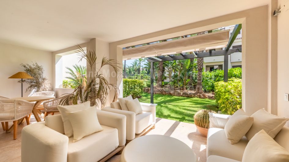 Apartamento Planta Baja en venta en Medina de Banús, Nueva Andalucia