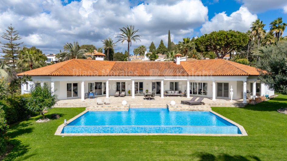 Villa zum Verkauf in Hacienda las Chapas, Marbella Ost