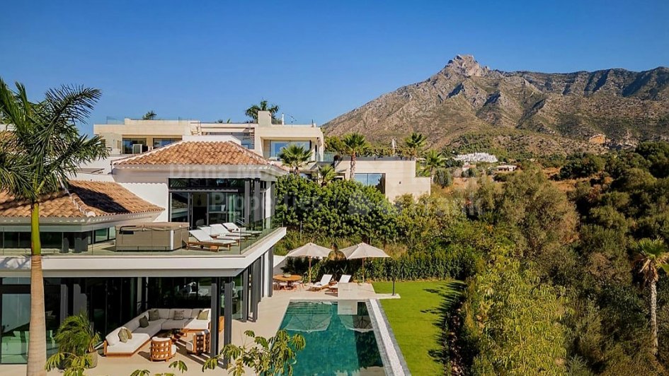 Lomas del Rey, Villa moderna en la Milla de Oro