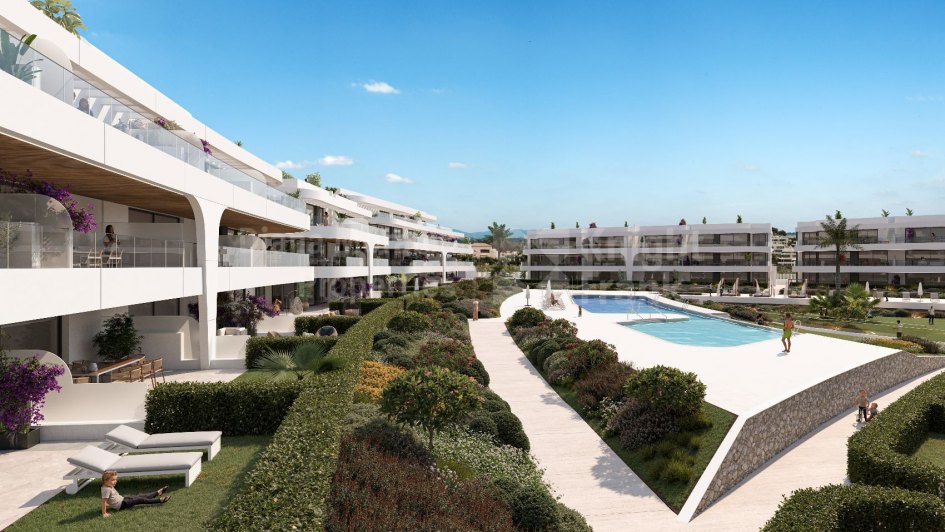 Atalaya, Apartamento en planta baja de tres dormitorios en el este de Estepona