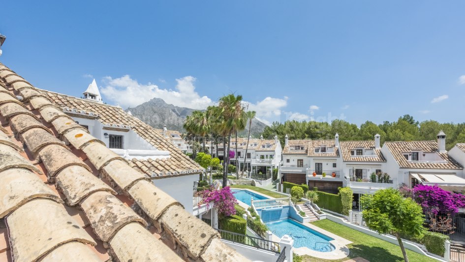 Semi Detached Villa for sale in Montepiedra, Marbella Golden Mile