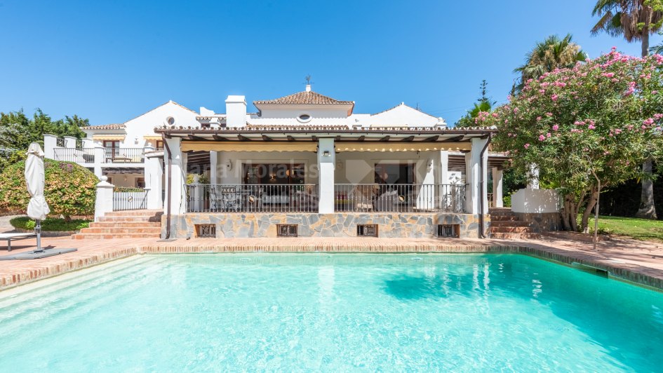 Villa en venta en Paraiso Medio, Estepona Este