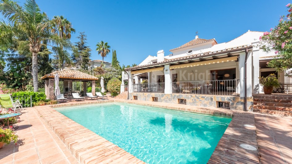 Villa en venta en Paraiso Medio, Estepona Este