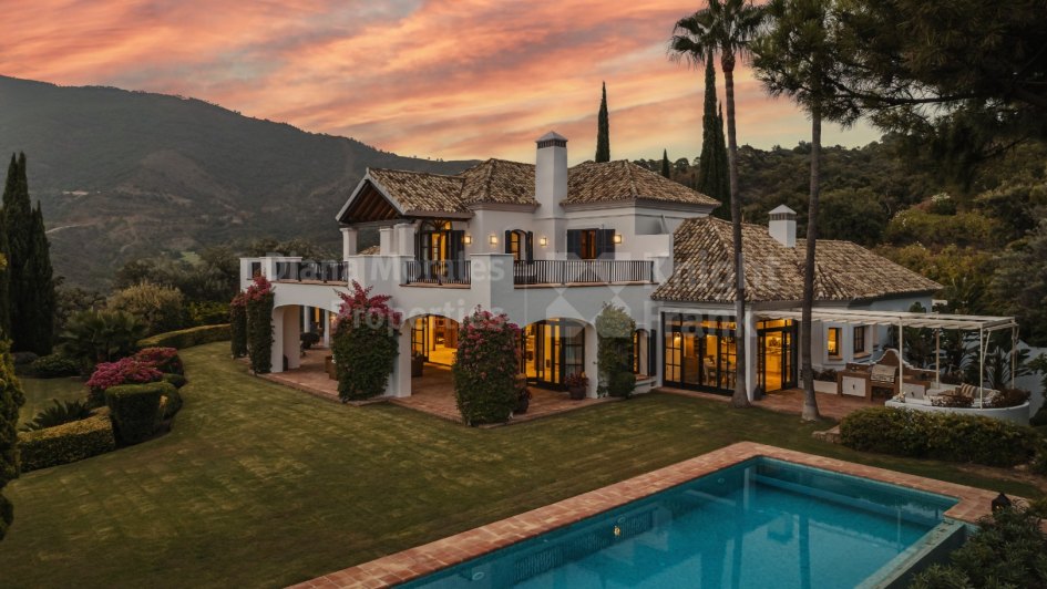 Casa Terregles: Villa im mediterranen Stil in La Zagaleta