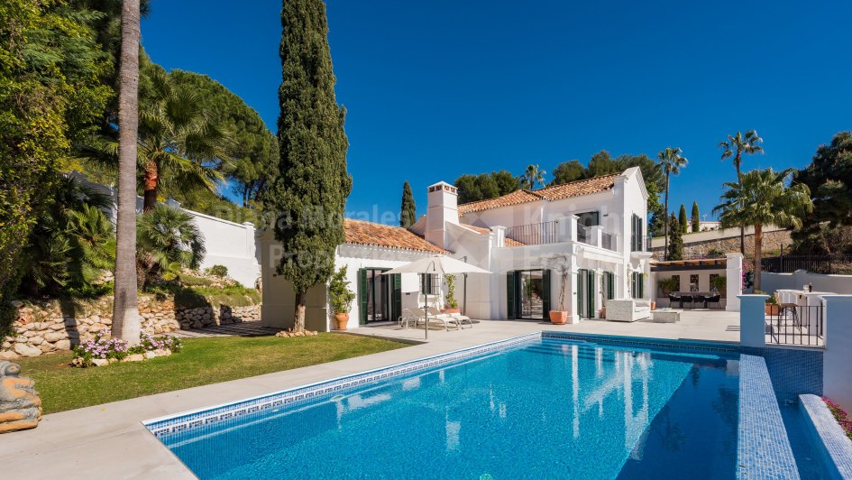 Villa for sale in El Madroñal, Benahavis