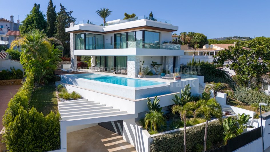 Villa en venta en Carib Playa, Marbella Este