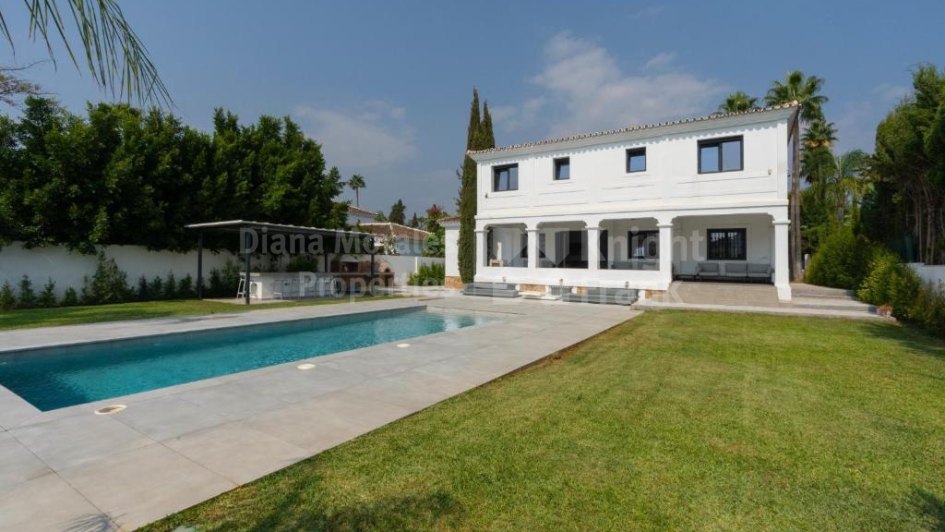 Nueva Andalucia, Villa spacieuse de six chambres avec des espaces de loisirs exceptionnels