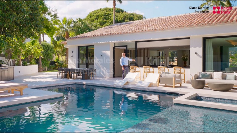 Villa for sale in Las Brisas, Nueva Andalucia