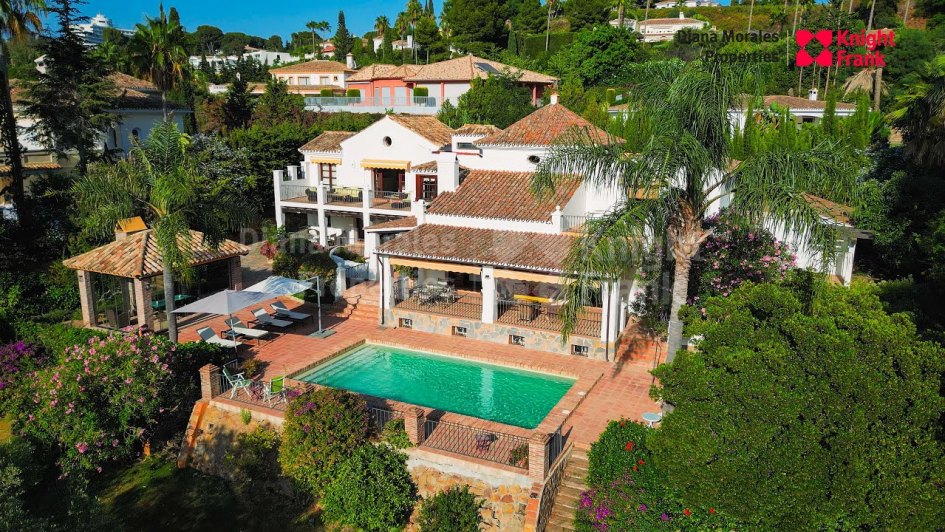 Villa en venta en Paraiso Medio, Estepona Este