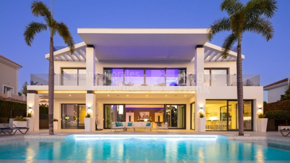 Villa zum Verkauf in Aloha, Nueva Andalucia