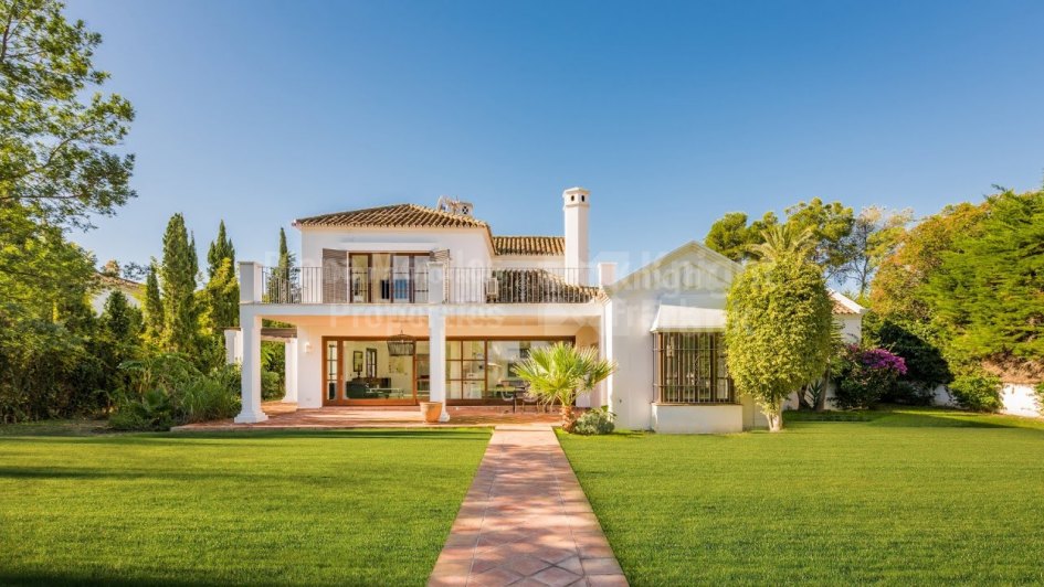 Villa en venta en Guadalmina Baja, San Pedro de Alcantara