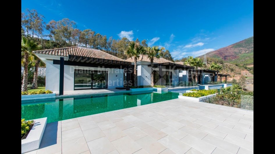 Villa for sale in La Zagaleta, Benahavis