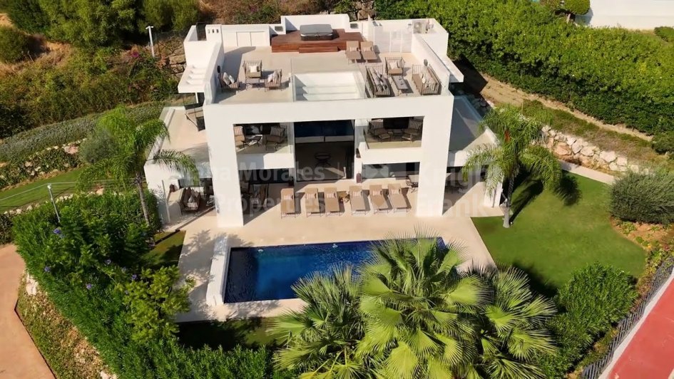 Villa zum Verkauf in Haza del Conde, Nueva Andalucia