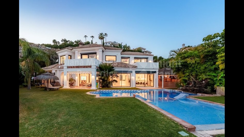 Villa en venta en Puerto del Almendro, Benahavis