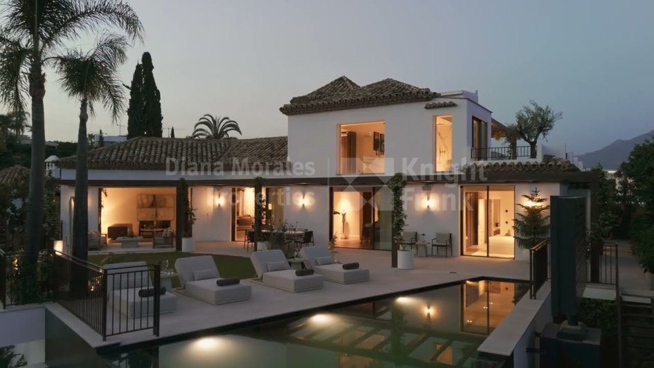 Villa en venta en El Herrojo, Benahavis