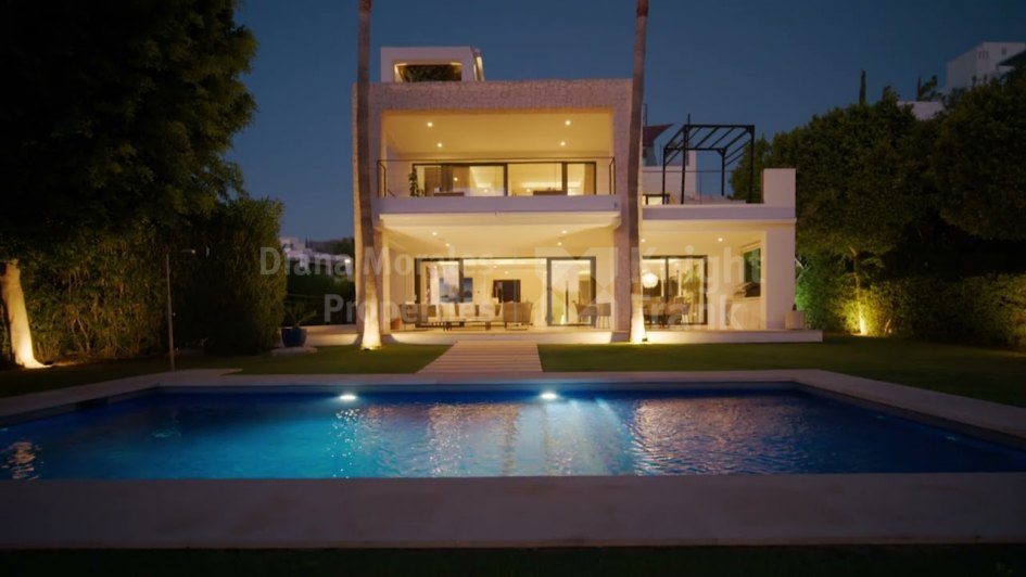 Villa zum Verkauf in Haza del Conde, Nueva Andalucia