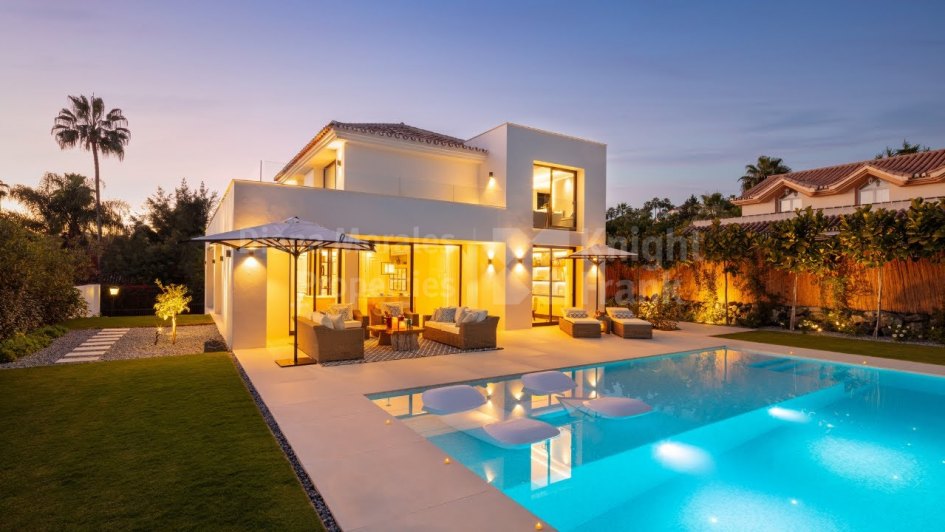 Villa zum Verkauf in Nueva Andalucia, Marbella