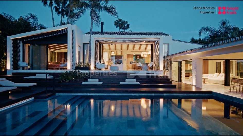 Villa for sale in Los Naranjos Golf, Nueva Andalucia