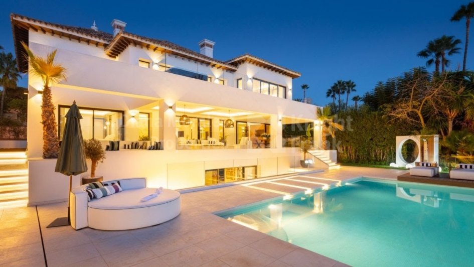 Villa zum Verkauf in Los Naranjos, Nueva Andalucia