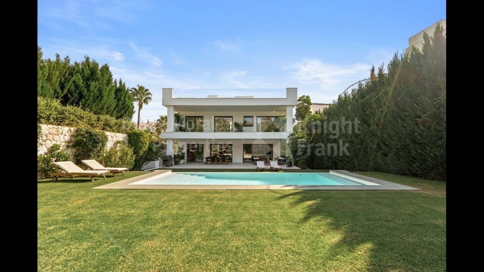 Villa en venta en Puerto Banus, Marbella