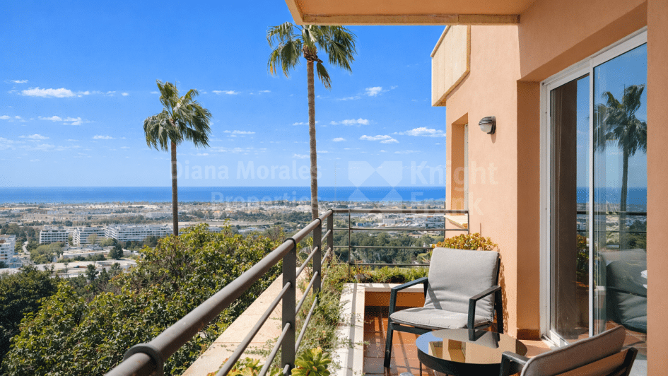 Отремонтированные апартаменты с видом на поле для гольфа в комплексе Magna Marbella