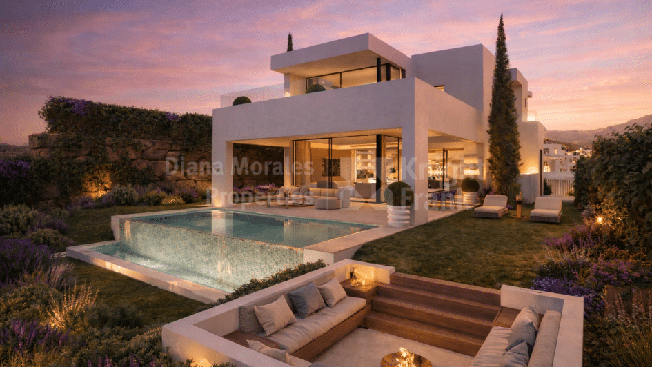 Estepona Golf, Modern, elegant villa facing the golf course in West Estepona