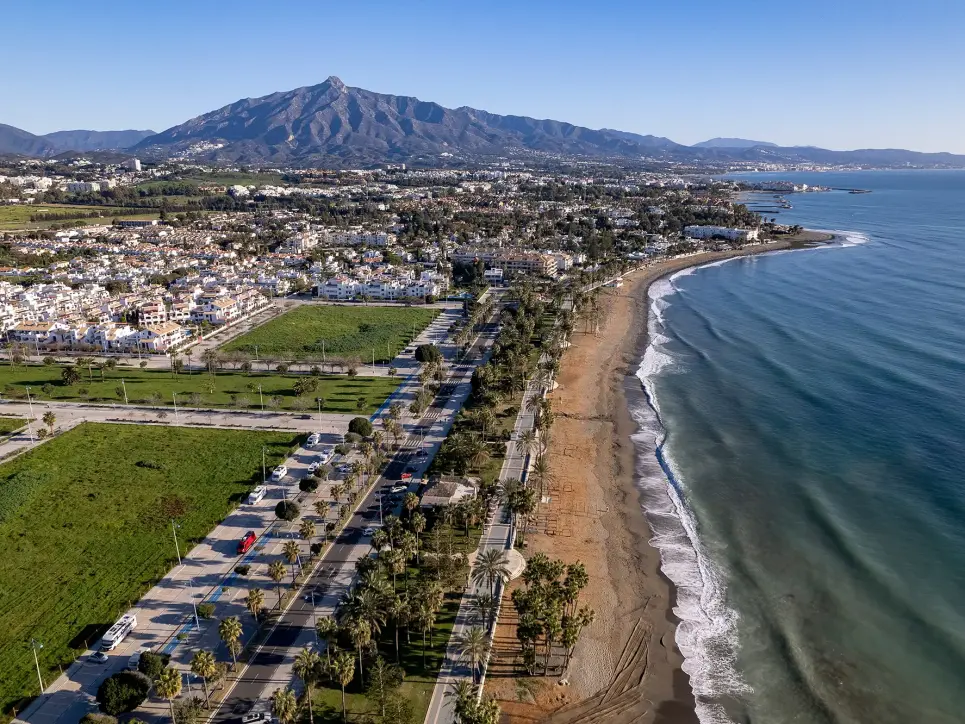El auge del turismo de invierno en Marbella remodela el sector inmobiliario
