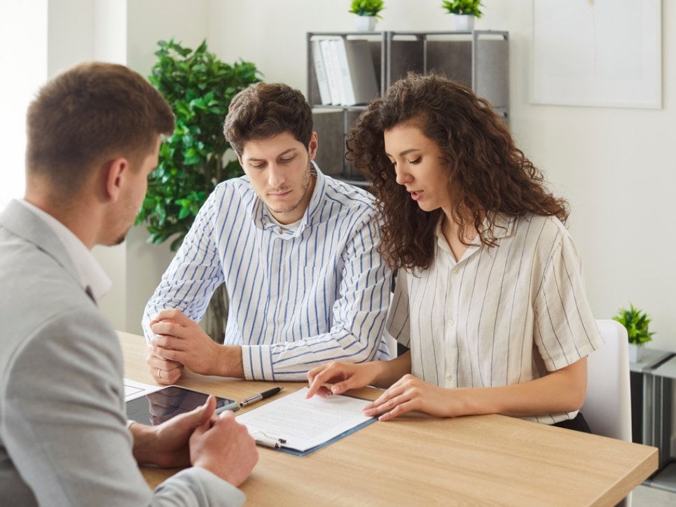 What due diligence should every buyer carry out before signing in Spain?