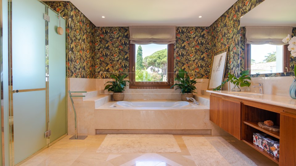 Marbella Golden Mile, Preciosa villa familiar con encanto andaluz en Balcones de Sierra Blanca