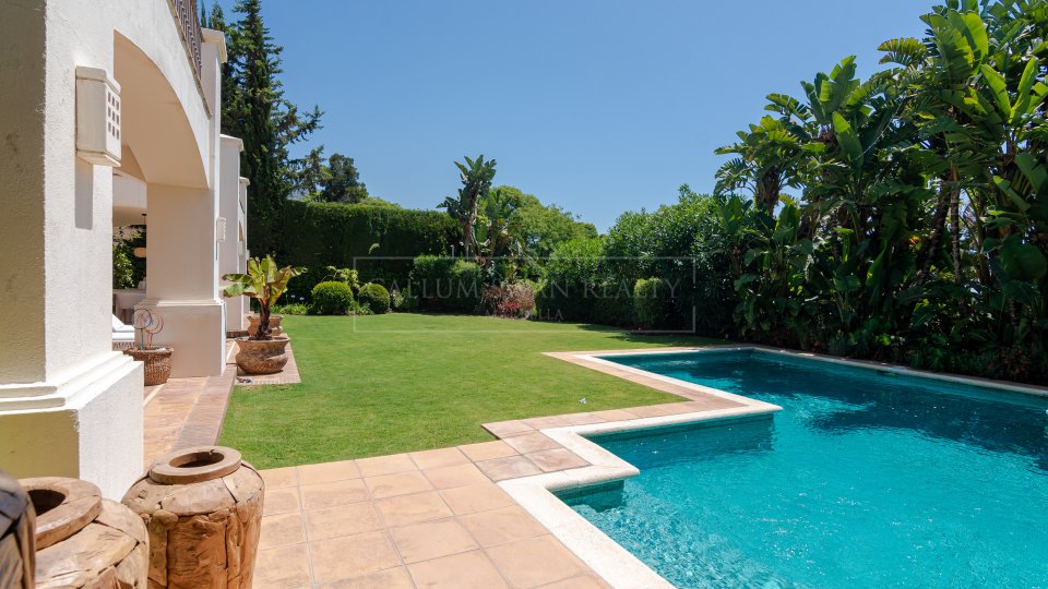 Marbella Golden Mile, Preciosa villa familiar con encanto andaluz en Balcones de Sierra Blanca